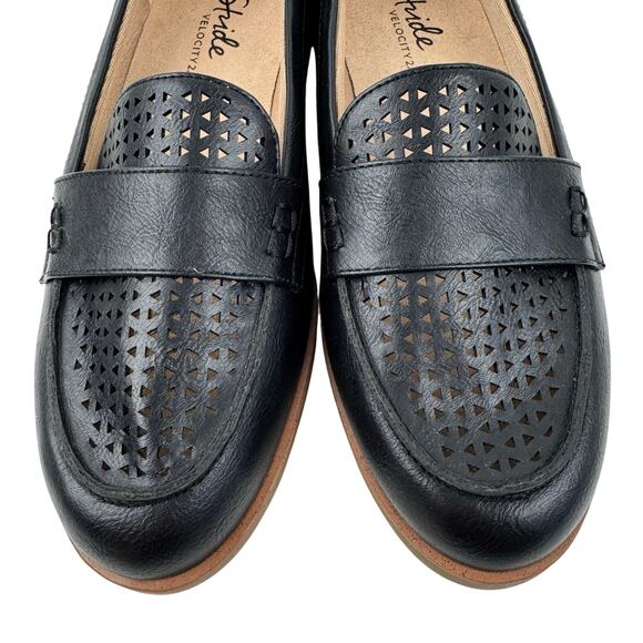 LIFE STRIDE ZEE 2 SLIP‎ ON LASER CUT FAUX LEATHER LOAFER IN BLACK NWOB SIZE 8M - Picture 2 of 13